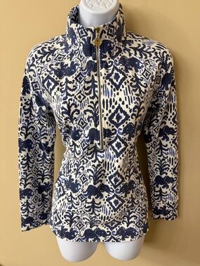 Lilly Pulitzer Popover 1/2 Pullover in Elephant Ikat Print, Size S navy/white